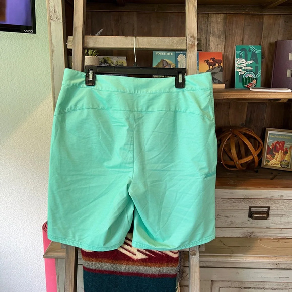 Vineyard Vines men’s performance board shorts size 33 - Picture 5 of 9